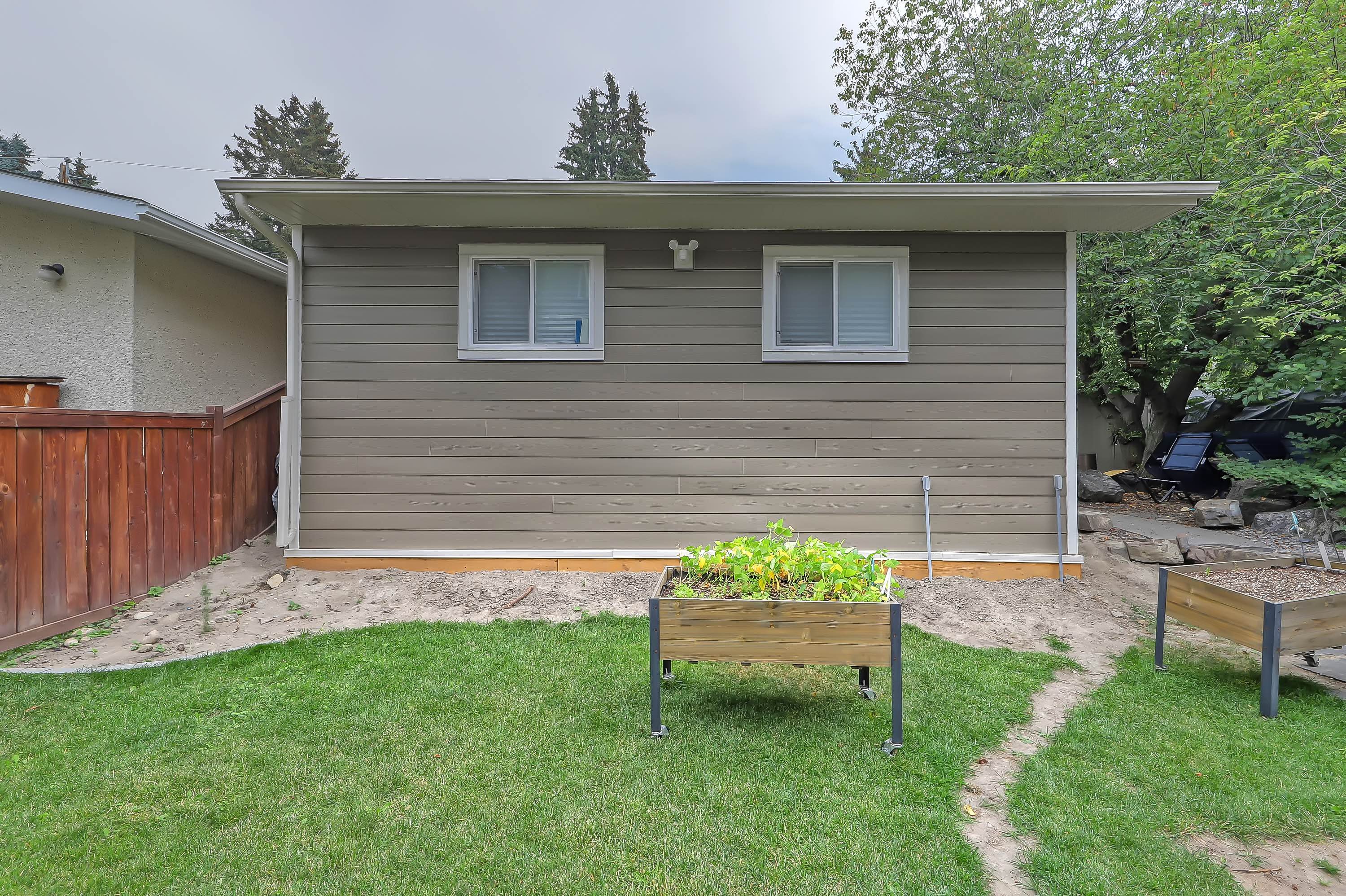 Chippendale Drive Calgary Garage Construction 10_copy[1]