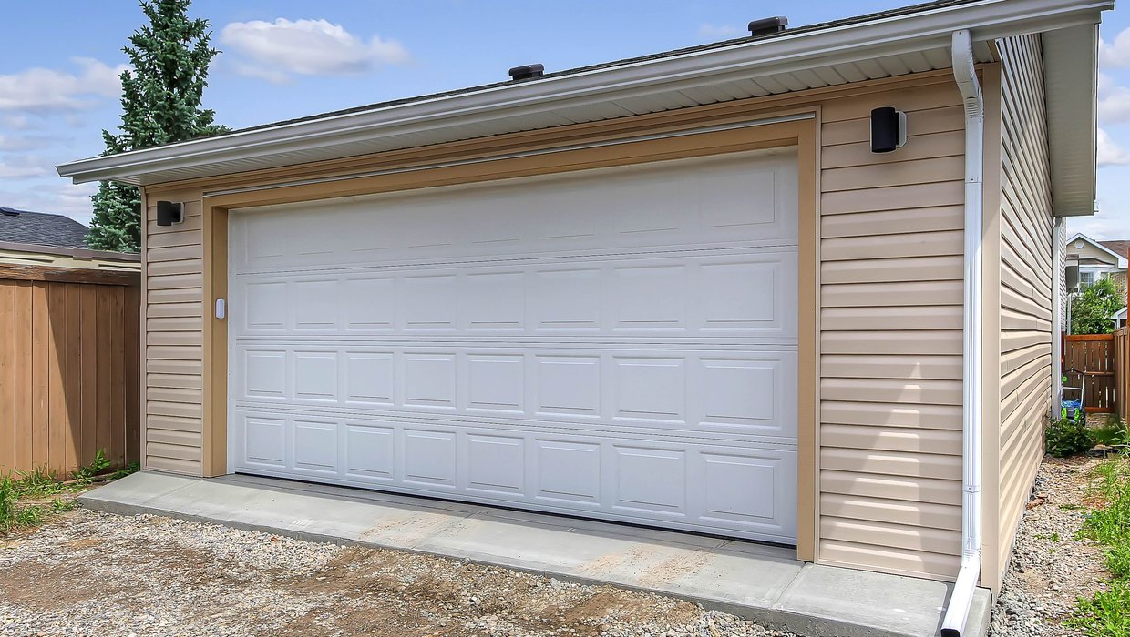 Bridlewood Garage Construction