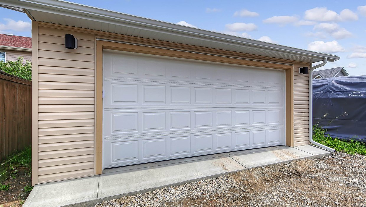 Bridlewood Garage Construction