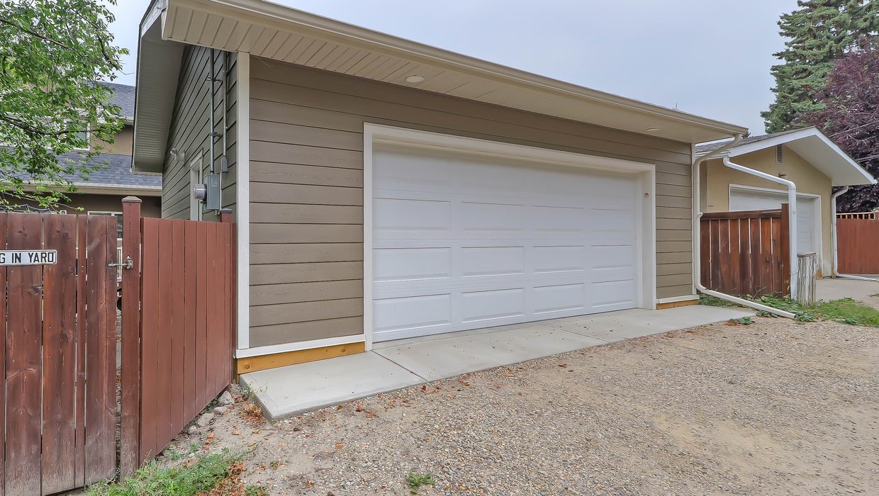 Chippendale Drive Calgary Garage Construction 6_copy[1]