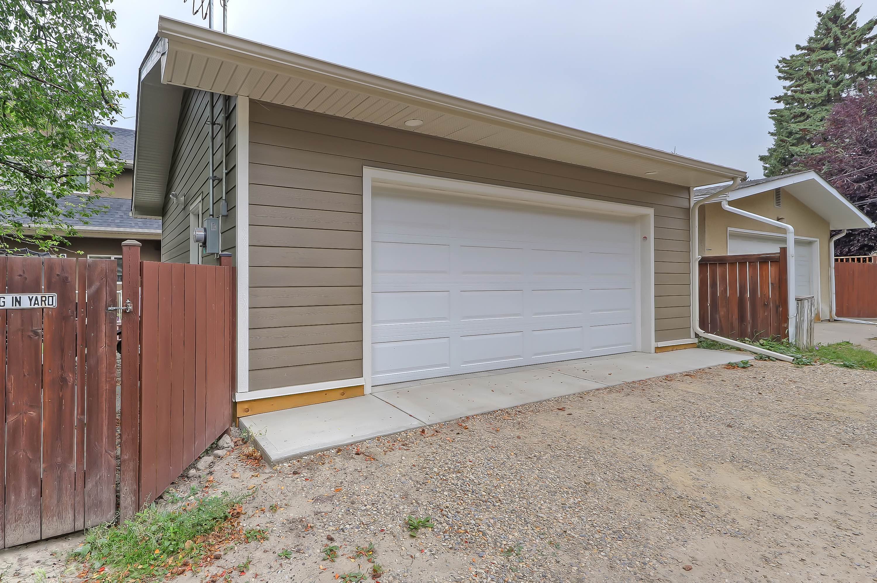 Chippendale Drive Calgary Garage Construction 6_copy[1]