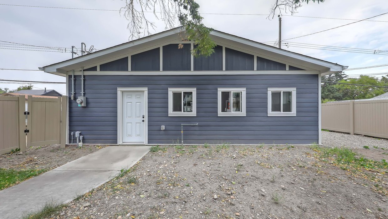 70 Street Calgary Garage Build 6_copy[1]