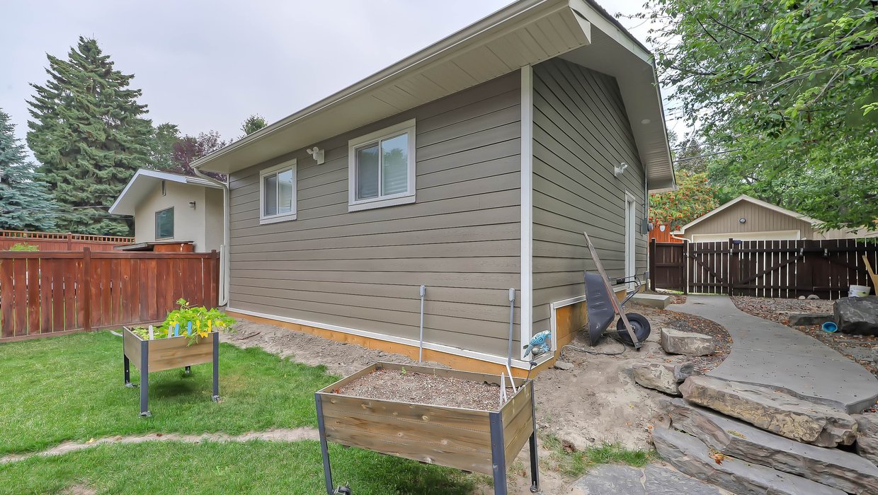 Chippendale Drive Calgary Garage Construction 9_copy[1]